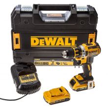 Дрель-шуруповерт DeWALT DCD790D2